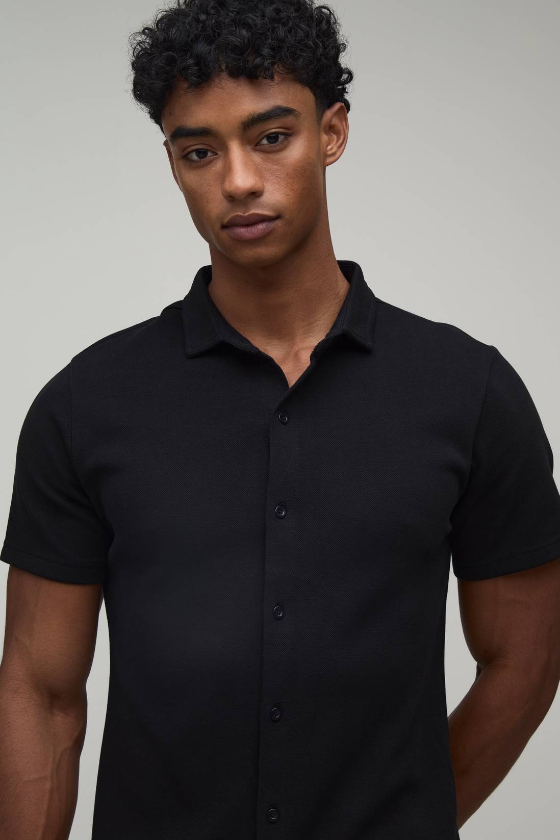 Black Short Sleeve Polo Shirt - Image 3
